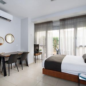 Sea Land Suites